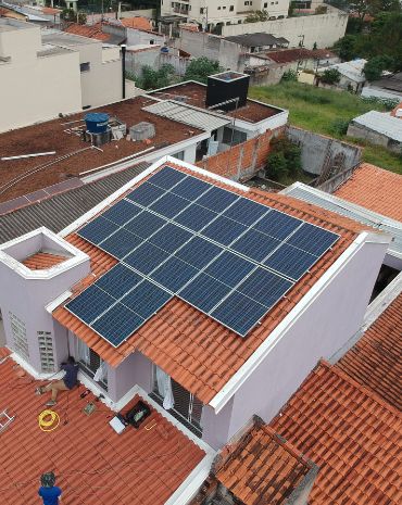 Energia solar em Mogi das Cruzes. Geração média mensal 480kWh. Economia anual R$ 6.200,00.